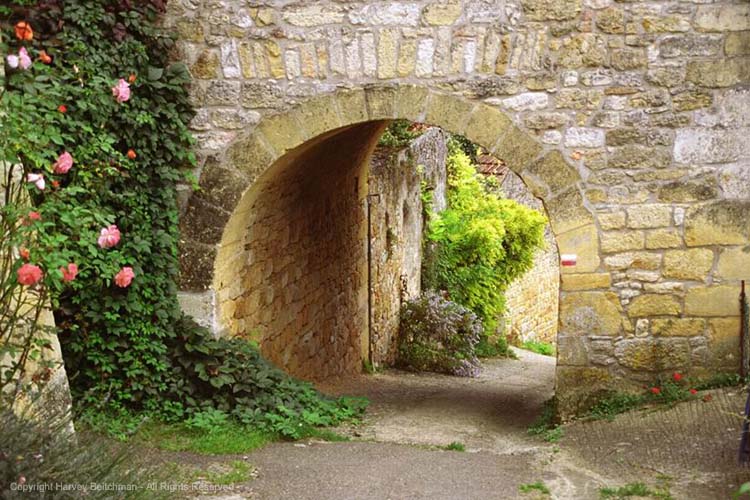 Castelnaud Archway.jpg